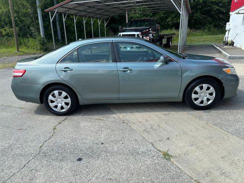Used 2011 Toyota Camry LE FWD image 6