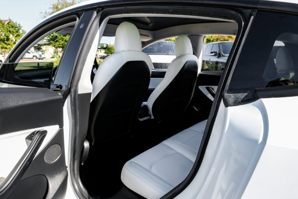 Used 2020 Tesla Model Y Long Range AWD/4WD image 31