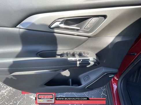 New 2025 Chevrolet Traverse LT w/ Enhanced Driving Package image 23