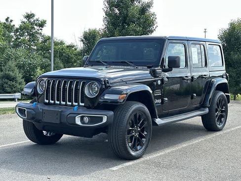 Used 2023 Jeep Wrangler Unlimited Sahara w/ Cold Weather Group AWD/4WD image 1