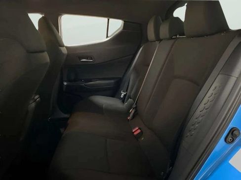 Used 2019 Toyota C-HR XLE FWD image 20
