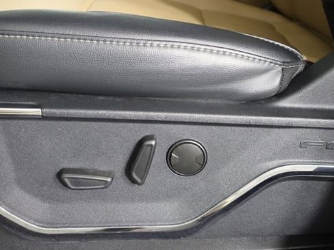 Used 2023 Ford F150 Lariat image 43