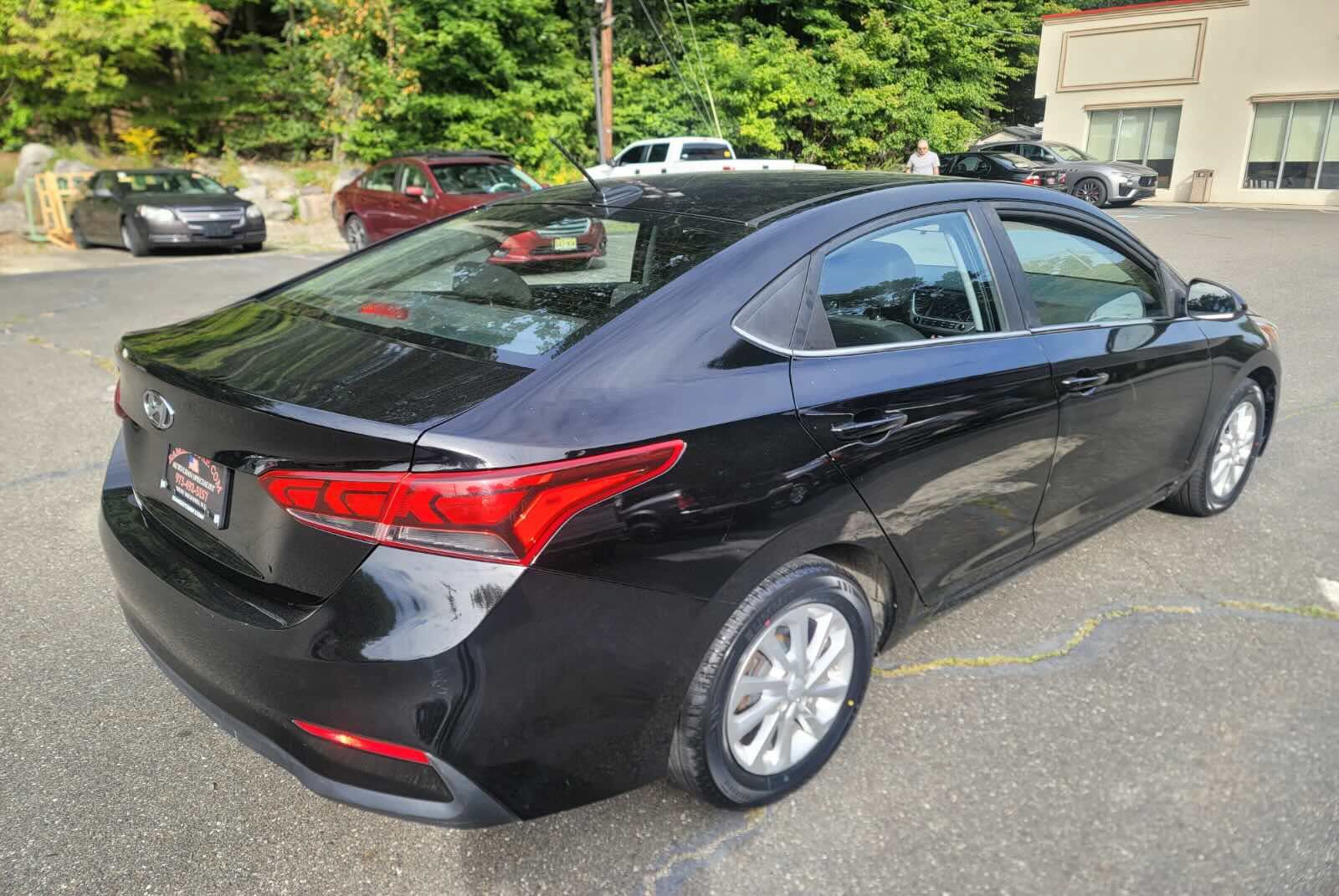 Used 2019 Hyundai Accent SEL FWD image 2