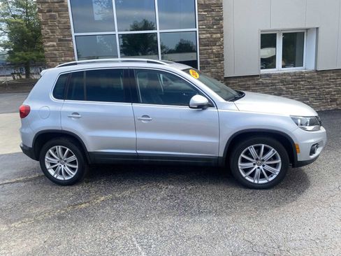 Used 2012 Volkswagen Tiguan SE image 14