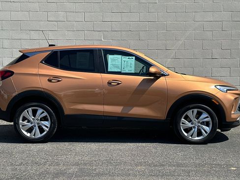 Certified 2025 Buick Encore GX Preferred FWD image 3