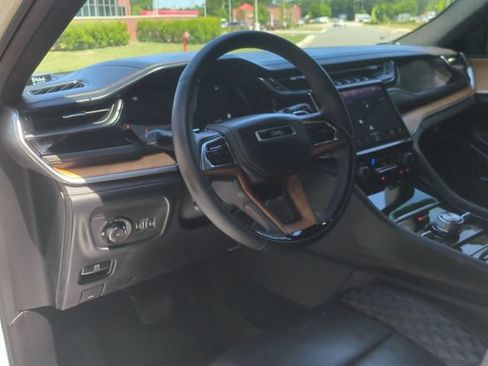 Used 2022 Jeep Grand Cherokee Summit AWD/4WD image 29