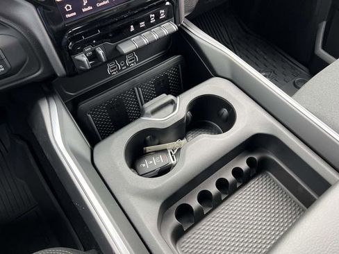 New 2026 RAM 2500 Big Horn AWD/4WD image 20