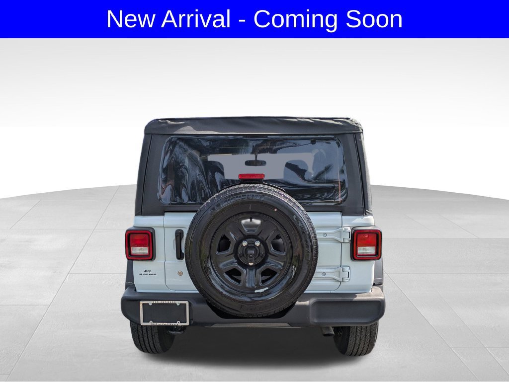 Used 2022 Jeep Wrangler Sport AWD/4WD image 3