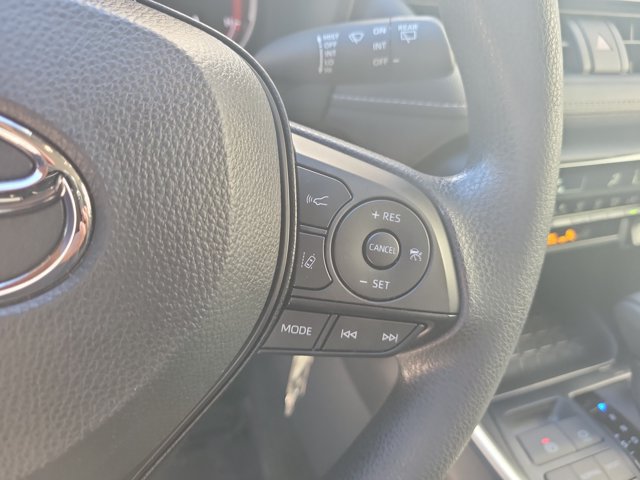 Certified 2025 Toyota RAV4 LE FWD image 27