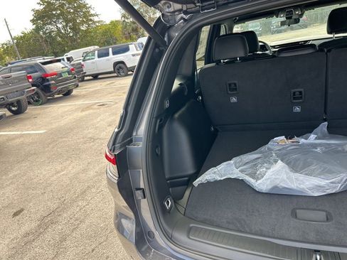 New 2026 Jeep Grand Cherokee Limited RWD image 30