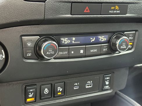 Used 2022 Nissan Frontier PRO-4X w/ Pro-4X Premium Package image 19