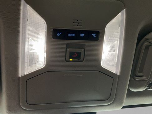 Used 2022 Toyota RAV4 XLE FWD image 17
