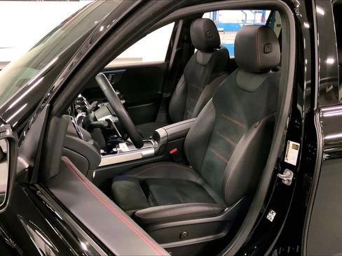 Used 2025 Mercedes-Benz GLB 35 AMG 4MATIC image 7