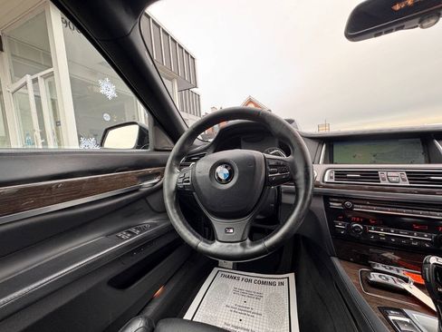 Used 2014 BMW 750Li xDrive AWD/4WD image 19