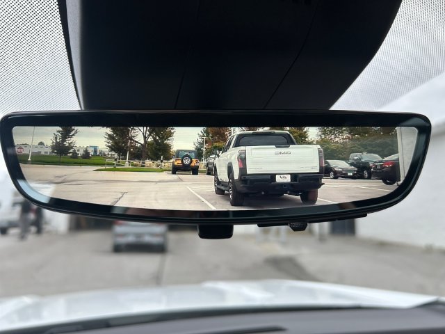 Used 2025 GMC Yukon Denali Ultimate w/ LPO, Illumination Package AWD/4WD image 28