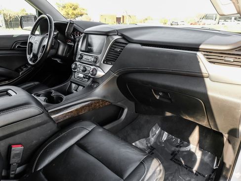 Used 2020 Chevrolet Suburban LT image 15