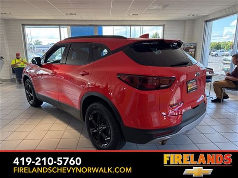 New 2025 Chevrolet Blazer LT w/ Convenience Package image 4