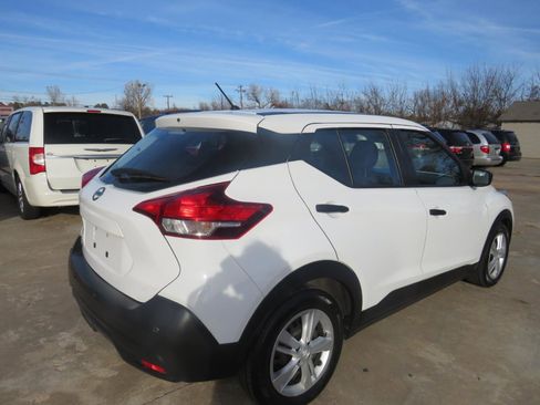 Used 2020 Nissan Kicks S image 33