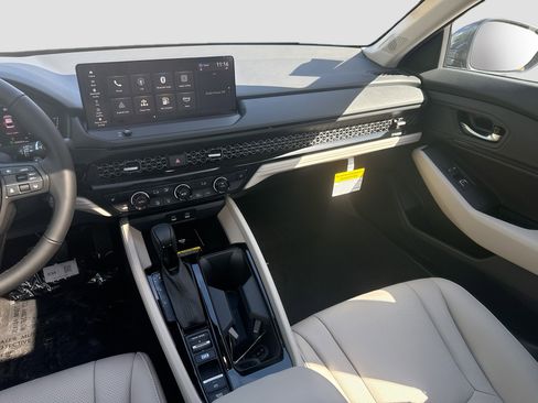 New 2025 Honda Accord EX-L image 19