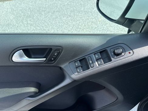 Used 2017 Volkswagen Tiguan S FWD image 15
