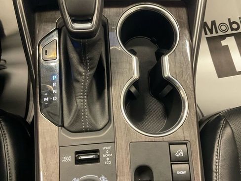 Used 2023 Toyota Highlander Limited image 25