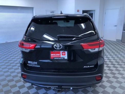 Used 2019 Toyota Highlander XLE AWD/4WD image 16