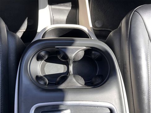 Used 2024 Chrysler Pacifica Touring-L image 41