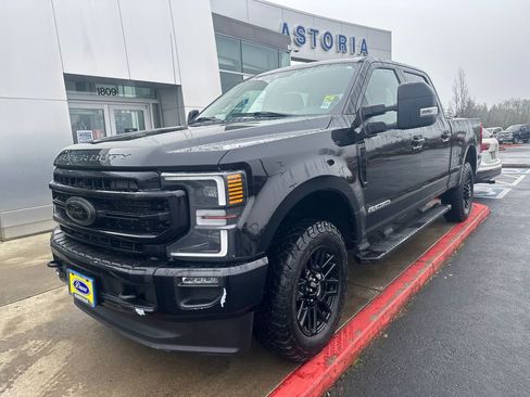 Used 2021 Ford F350 Lariat image 8