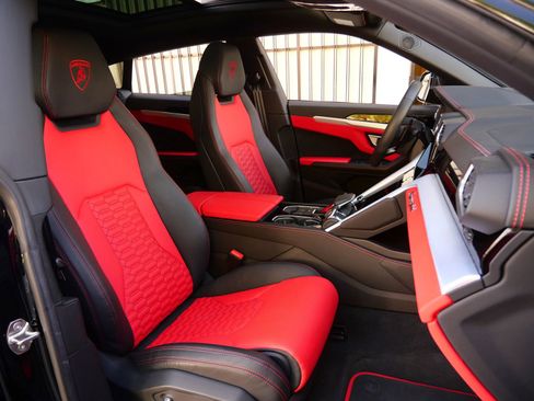 Used 2022 Lamborghini Urus image 8