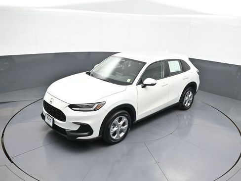 Used 2023 Honda HR-V LX image 32