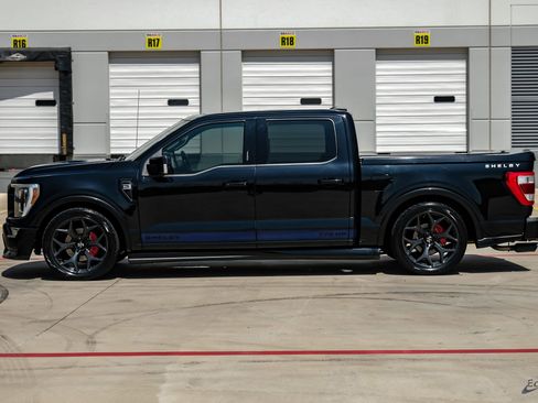 Used 2021 Ford F150 Lariat w/ Equipment Group 502A High AWD/4WD image 4