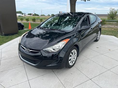 Used 2013 Hyundai Elantra GLS FWD image 2