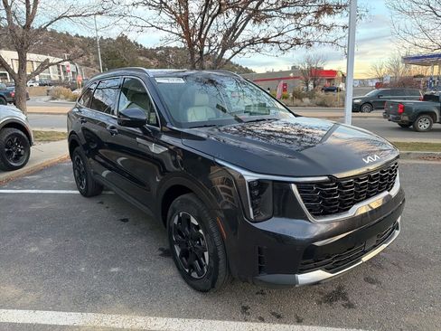 New 2025 Kia Sorento S image 8