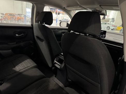 Used 2024 Honda HR-V LX image 35