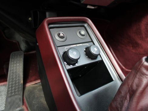 Used 1987 Porsche 911 Carrera image 24