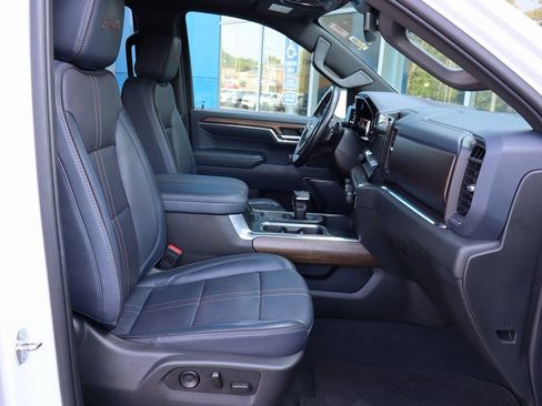 Used 2023 Chevrolet Silverado 1500 High Country w/ Z71 Off-Road Package image 20