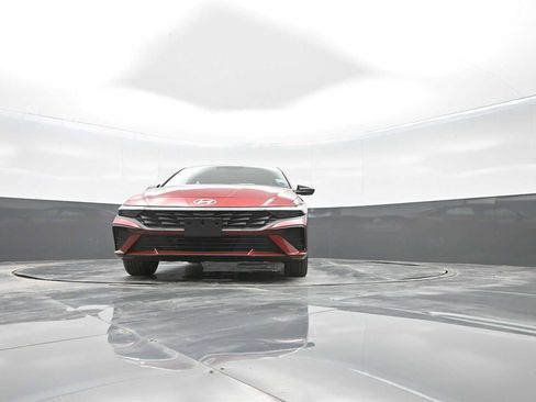 Used 2025 Hyundai Elantra SEL FWD image 31