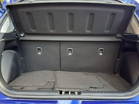 Used 2023 Hyundai Venue SEL image 25