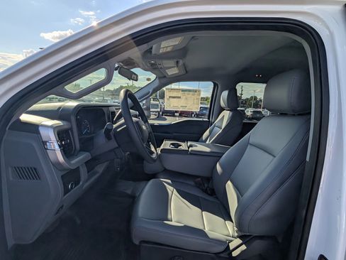 New 2025 Ford F550 4x4 Crew Cab image 19