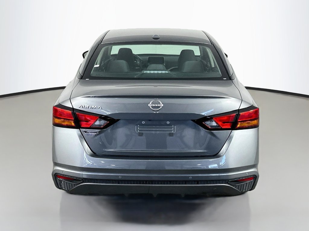 Used 2025 Nissan Altima 2.5 SV FWD image 6