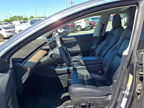 Used 2020 Tesla Model 3 Standard Range Plus RWD image 9