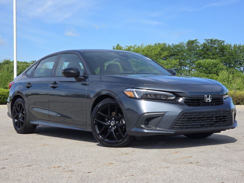 Used 2024 Honda Civic Sport image 2