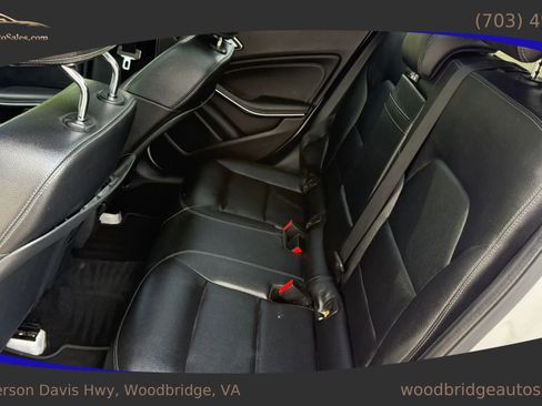 Used 2019 Mercedes-Benz GLA 250 4MATIC image 28