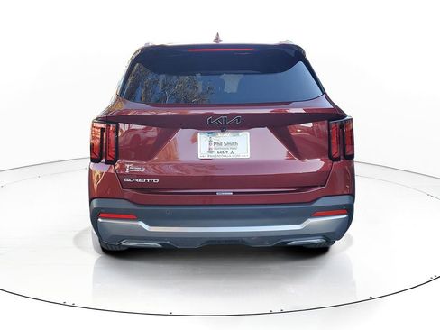 Certified 2024 Kia Sorento S image 5