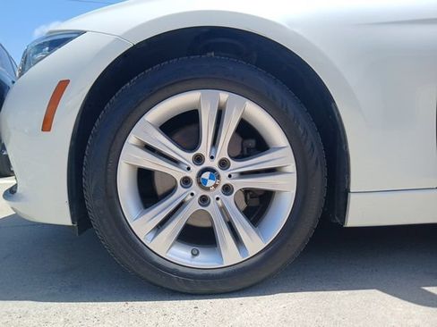 Used 2018 BMW 330i xDrive Sedan AWD/4WD image 5