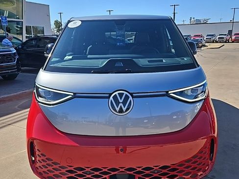 Used 2025 Volkswagen ID. Buzz Pro S Plus image 2