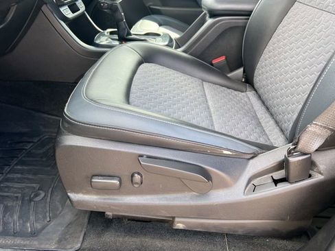 Used 2017 Chevrolet Colorado Z71 AWD/4WD image 16