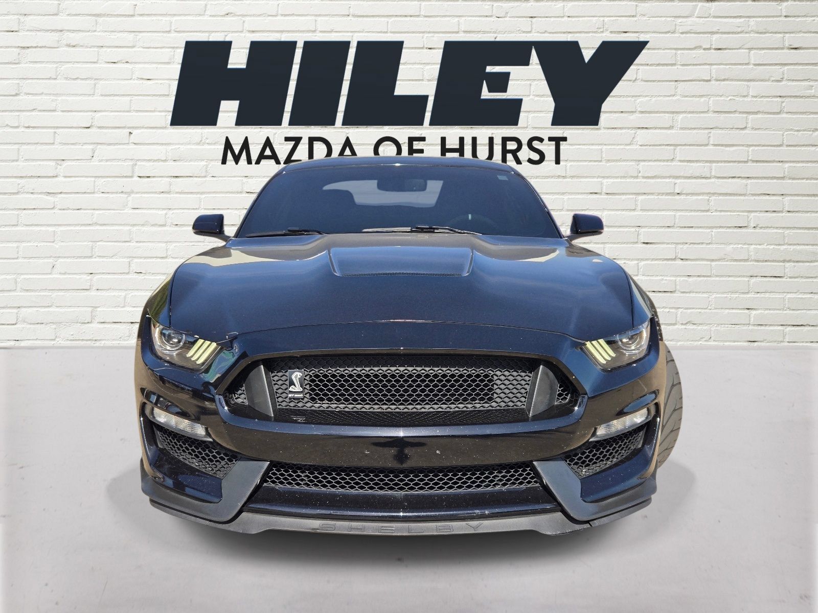 Used 2017 Ford Mustang Shelby GT350 w/ Electronics Package RWD image 2