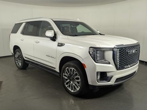 Used 2023 GMC Yukon Denali Ultimate AWD/4WD image 2