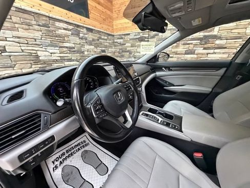 Used 2019 Honda Accord Touring image 12